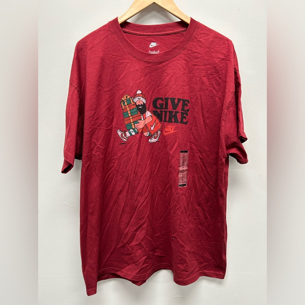 Nike Sportswear Holiday Graphic Tee